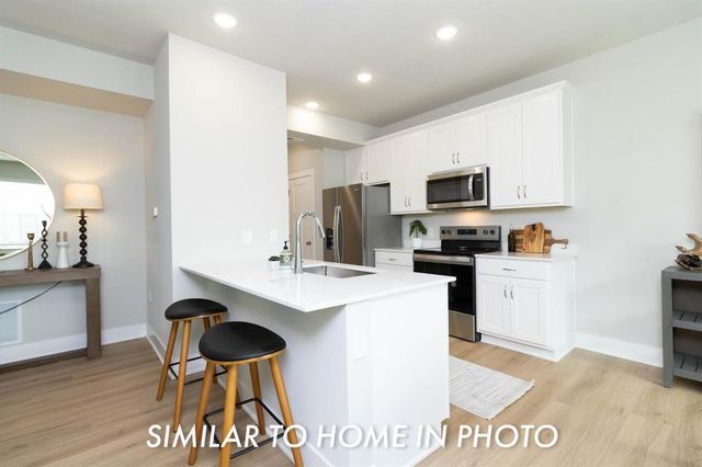 6917 Poppy Court, Johnston, IA 50131