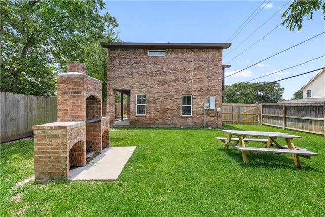 801 Fairview Avenue, College Station, TX 77840