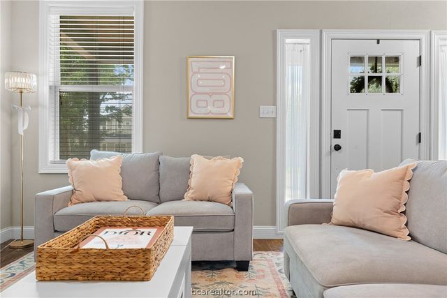 801 Fairview Avenue, College Station, TX 77840