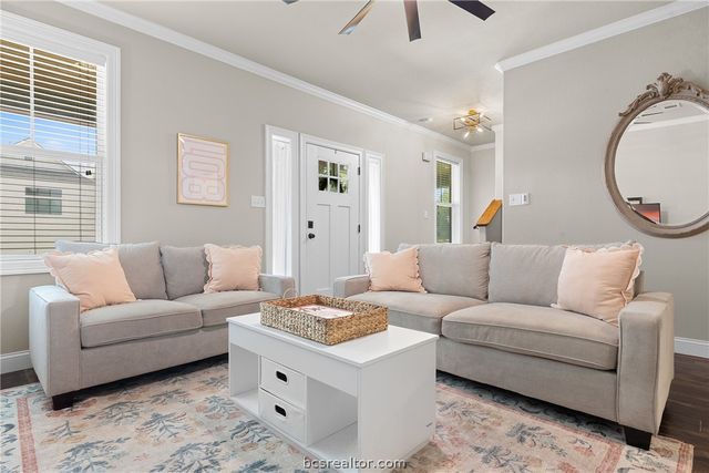 801 Fairview Avenue, College Station, TX 77840