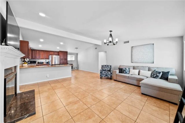 1021 N Lyman Avenue, Covina, CA 91724