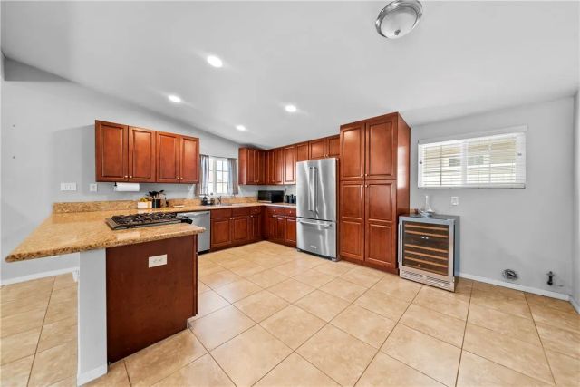 1021 N Lyman Avenue, Covina, CA 91724