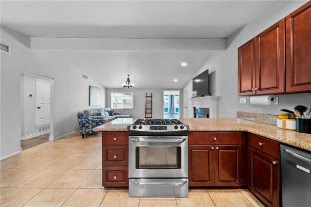 1021 N Lyman Avenue, Covina, CA 91724