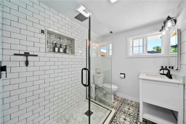 1021 N Lyman Avenue, Covina, CA 91724