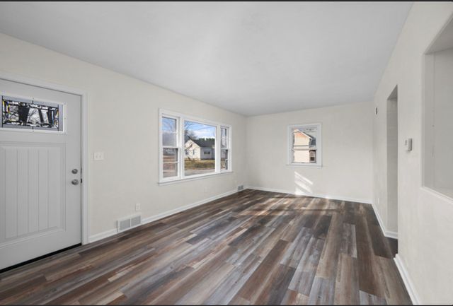 2037 Leclaire Street, Davenport, IA 52803