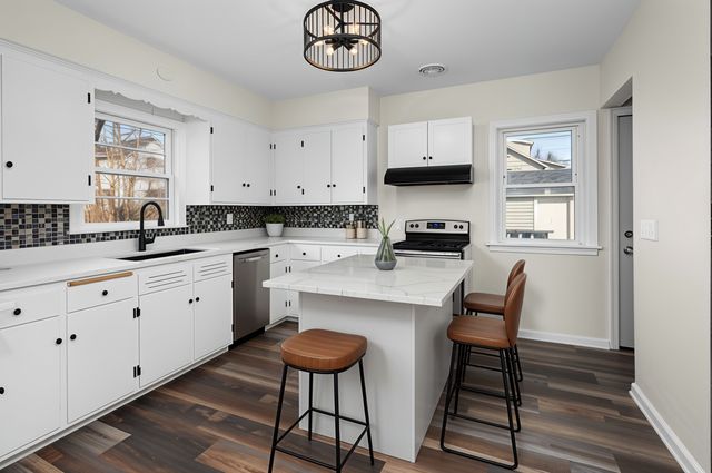 2037 Leclaire Street, Davenport, IA 52803