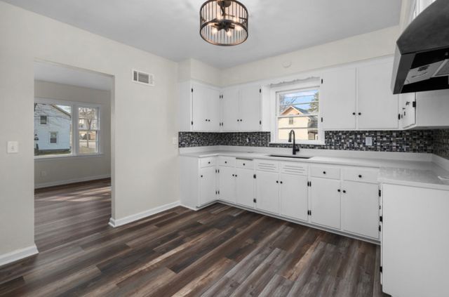 2037 Leclaire Street, Davenport, IA 52803