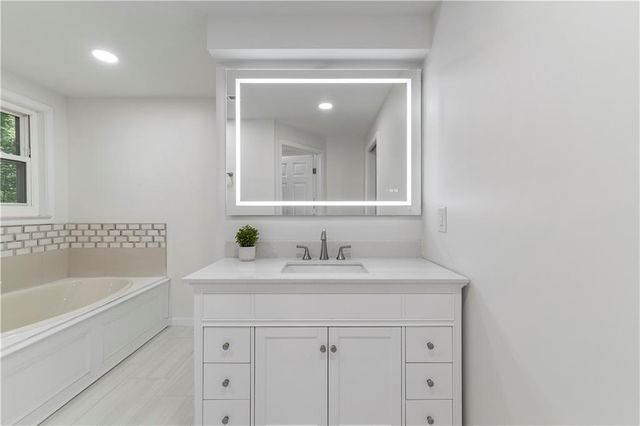 1700 Ellenwood Drive NE, Roswell, GA 30075