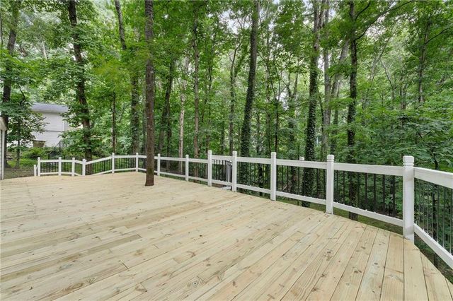 1700 Ellenwood Drive NE, Roswell, GA 30075