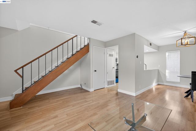 5497 Roundtree Dr D, Concord, CA 94521