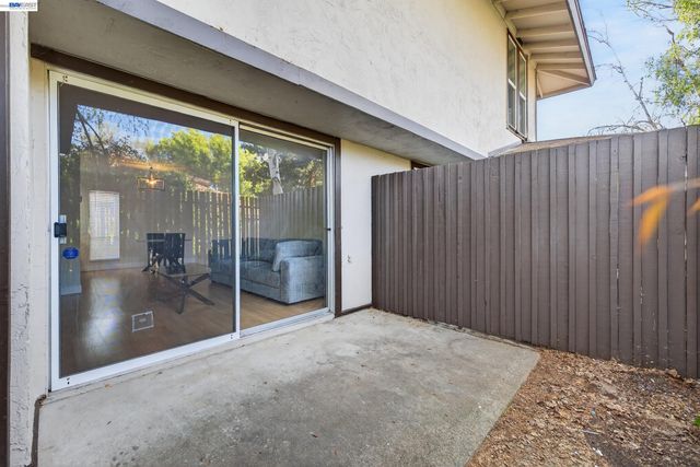 5497 Roundtree Dr D, Concord, CA 94521