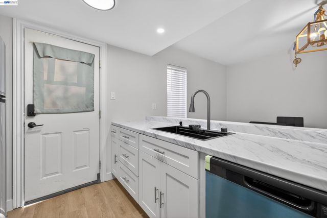 5497 Roundtree Dr D, Concord, CA 94521