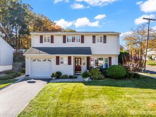 2 Raymond Place, South River, NJ 08882