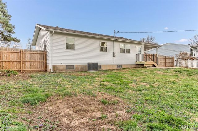 45 Saint Lawrence Drive, St Peters, MO 63376