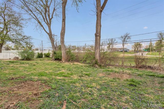 45 Saint Lawrence Drive, St Peters, MO 63376