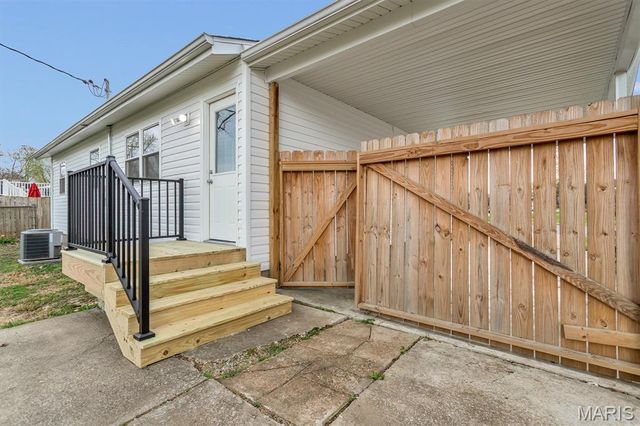 45 Saint Lawrence Drive, St Peters, MO 63376