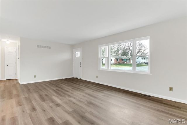 45 Saint Lawrence Drive, St Peters, MO 63376