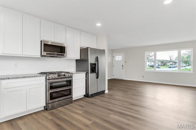 45 Saint Lawrence Drive, St Peters, MO 63376