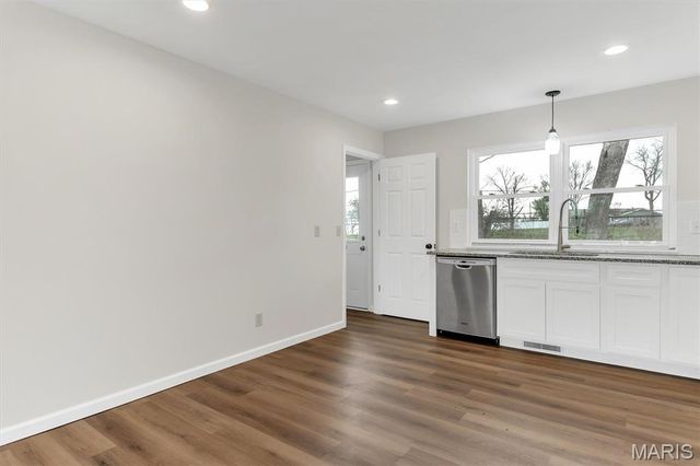 45 Saint Lawrence Drive, St Peters, MO 63376