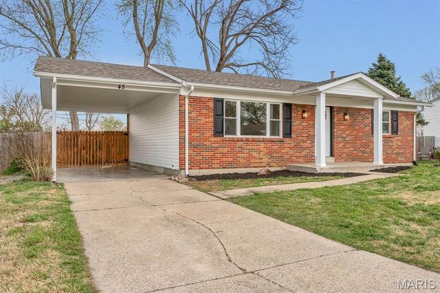 45 Saint Lawrence Drive, St Peters, MO 63376