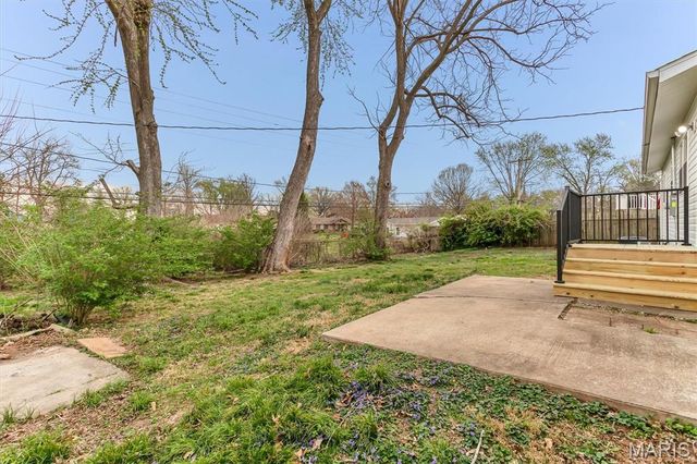 45 Saint Lawrence Drive, St Peters, MO 63376