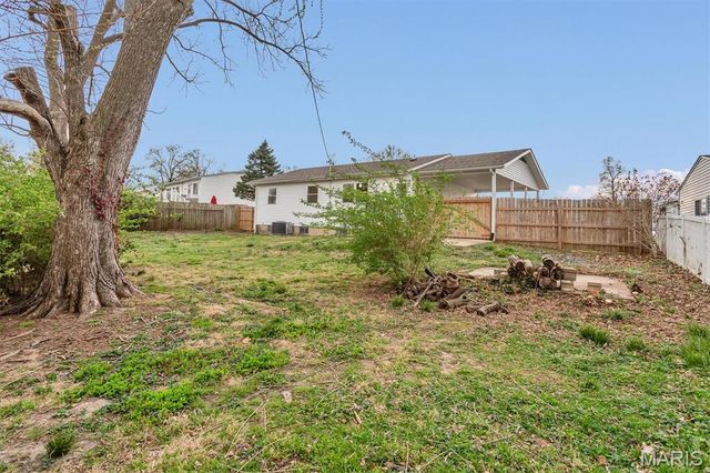 45 Saint Lawrence Drive, St Peters, MO 63376