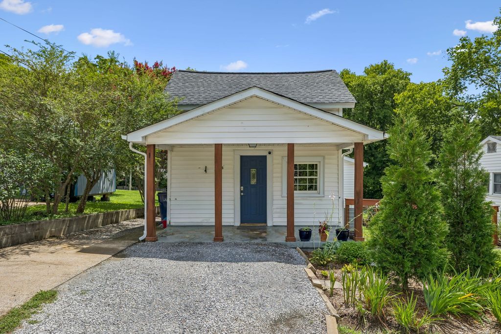 2005 Crestview Dr, Columbia, TN 38401