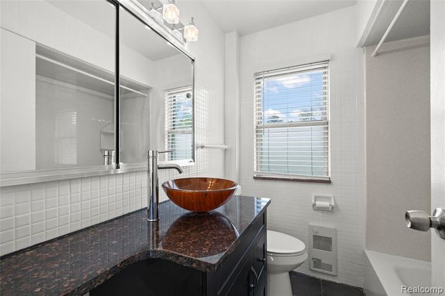 27517 Sheridan Street, Garden City, MI 48135