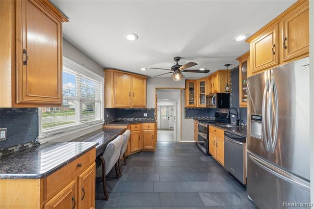 27517 Sheridan Street, Garden City, MI 48135