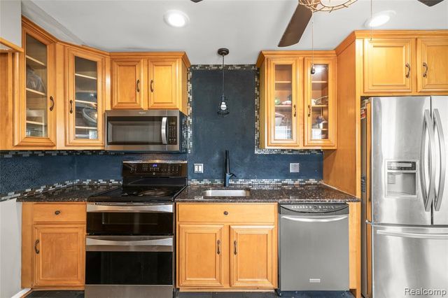 27517 Sheridan Street, Garden City, MI 48135