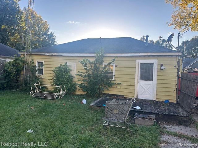 1940 Robinwood Avenue, Saginaw, MI 48601