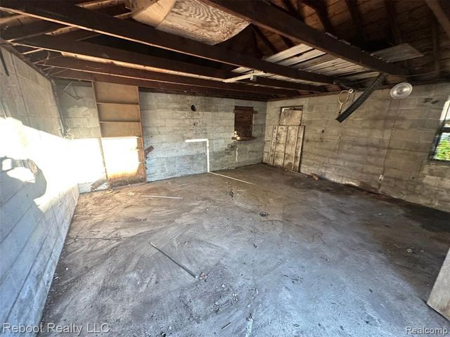 1940 Robinwood Avenue, Saginaw, MI 48601