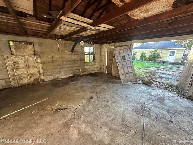 1940 Robinwood Avenue, Saginaw, MI 48601