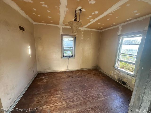1940 Robinwood Avenue, Saginaw, MI 48601