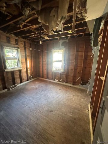 1940 Robinwood Avenue, Saginaw, MI 48601
