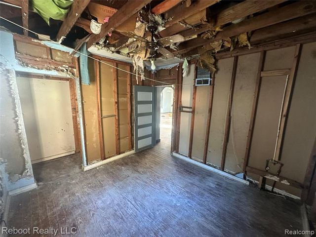 1940 Robinwood Avenue, Saginaw, MI 48601