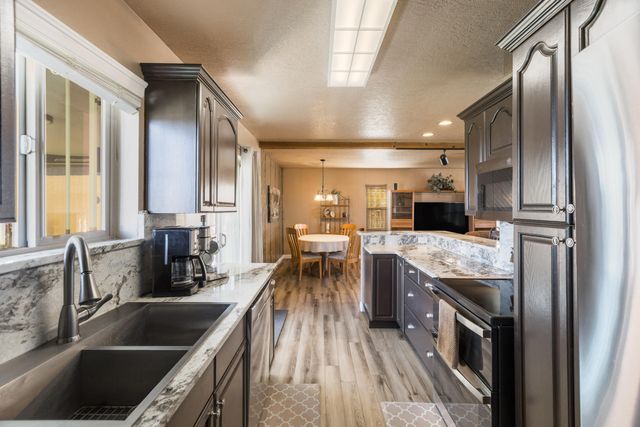 5720 Don Pasquale Drive SW, Albuquerque, NM 87121