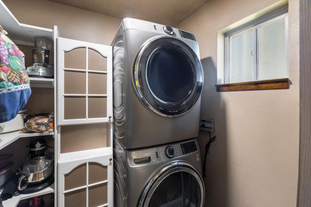 5720 Don Pasquale Drive SW, Albuquerque, NM 87121