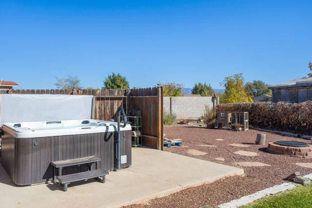 5720 Don Pasquale Drive SW, Albuquerque, NM 87121