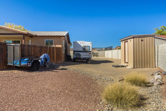 5720 Don Pasquale Drive SW, Albuquerque, NM 87121