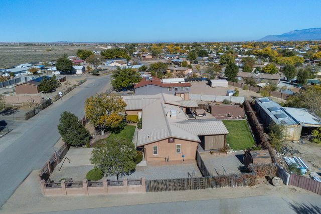 5720 Don Pasquale Drive SW, Albuquerque, NM 87121