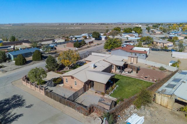 5720 Don Pasquale Drive SW, Albuquerque, NM 87121