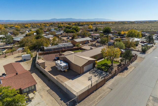 5720 Don Pasquale Drive SW, Albuquerque, NM 87121