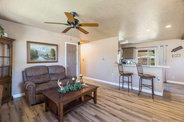 5720 Don Pasquale Drive SW, Albuquerque, NM 87121