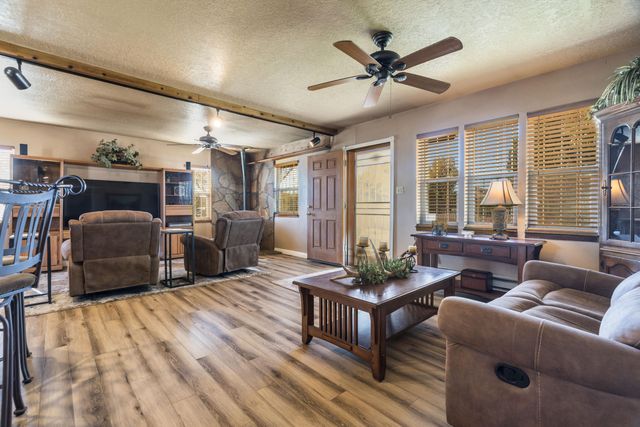 5720 Don Pasquale Drive SW, Albuquerque, NM 87121