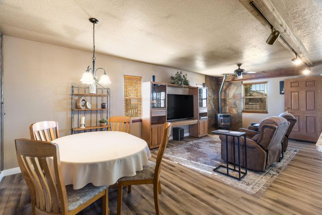 5720 Don Pasquale Drive SW, Albuquerque, NM 87121