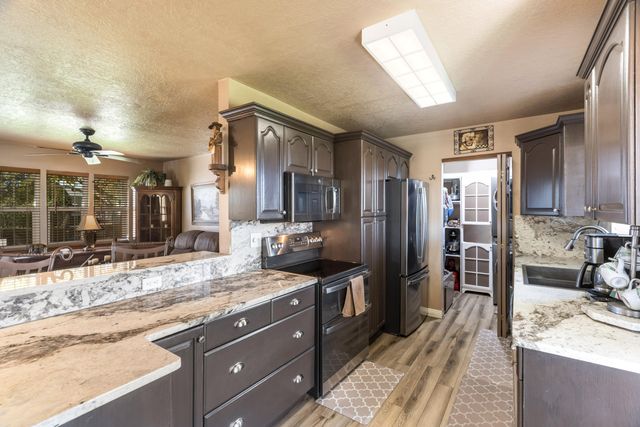 5720 Don Pasquale Drive SW, Albuquerque, NM 87121