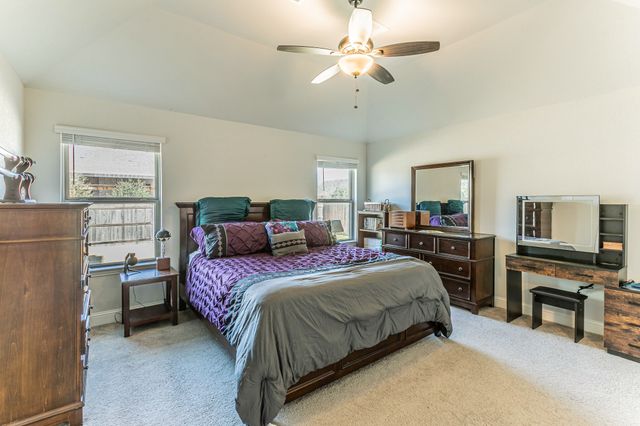 325 Woodhaven Trail, Mcgregor, TX 76657