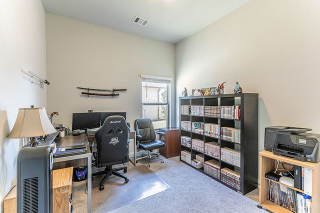 325 Woodhaven Trail, Mcgregor, TX 76657