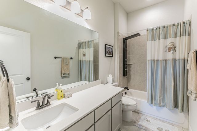 325 Woodhaven Trail, Mcgregor, TX 76657